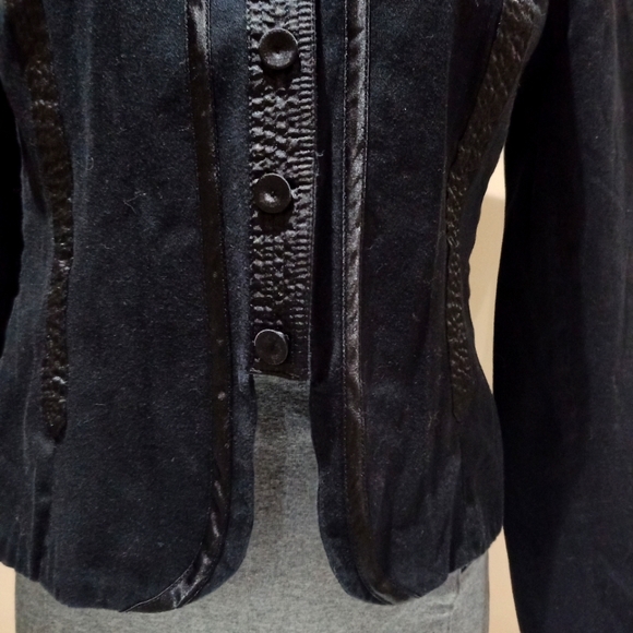 La Classe Couture Women's Dressing Black Blazer - Picture 8 of 16